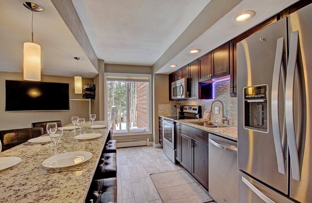 Peak 8 Ge E35 2 Bedroom Condo by RedAwning