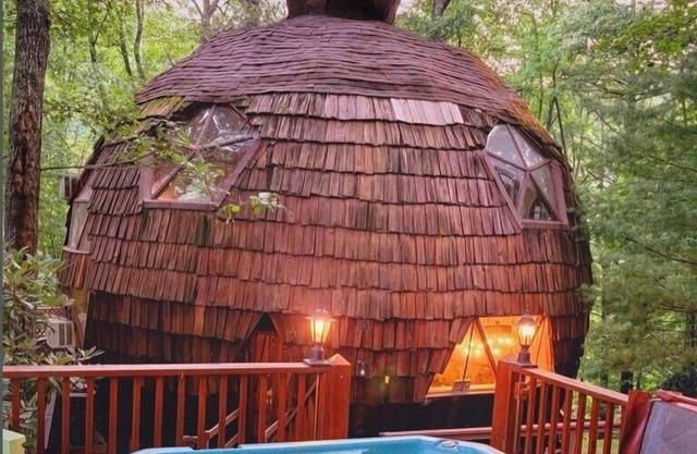 INOLVIDABLE - ¡Domo geodésico privado en 40 acres con jacuzzi y estanque!