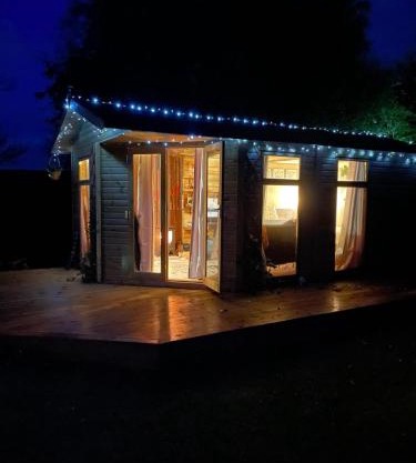 Pear Tree Hut at Carr house farm