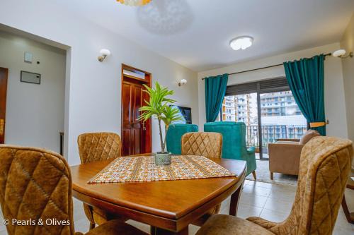 Pearls and Olives - stylish stays near Serena Kigo