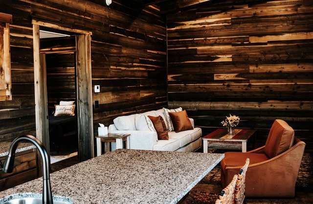 Pendleton Pointe Cabin #A