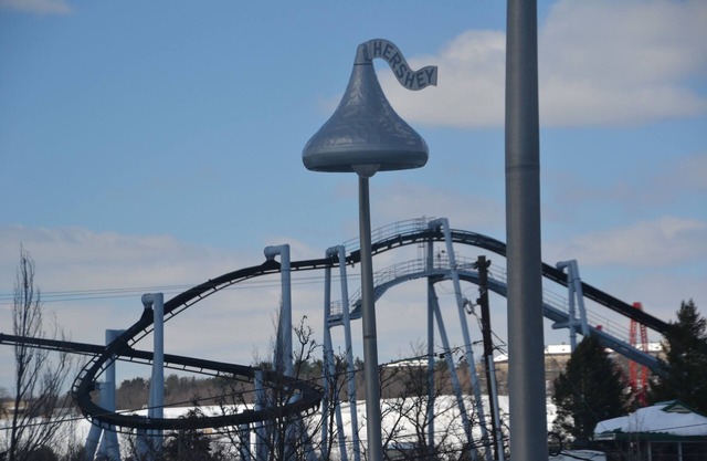 Hershey Street Light View, Reeses