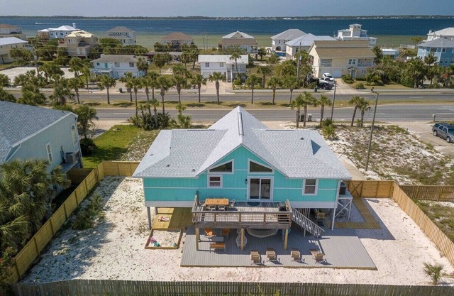 Pensacola Beach Family Vacation Home w/ Hot Tub