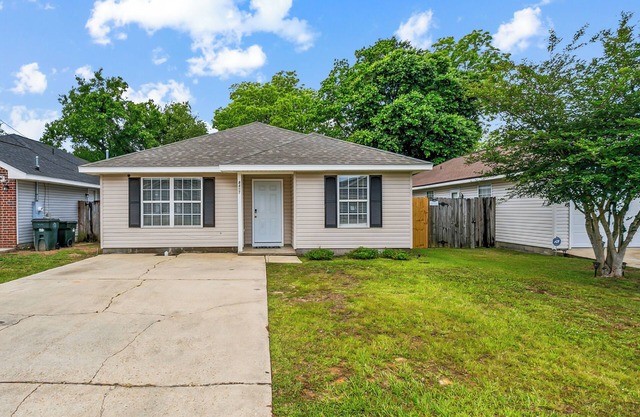 Pensacola Country Bungalow