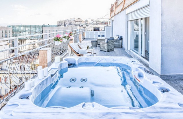 ático con terraza y piscina privada