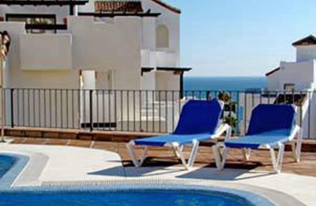 "3 bed Penthouse great views" con piscina compartida, aire acondicionado y Wi-Fi