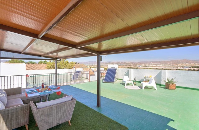 PENTHOUSE NEAR BEACH AND MALAGA CITY 600MB WIFI FOR JOB. MONTHLY PRICE AVAILABLE