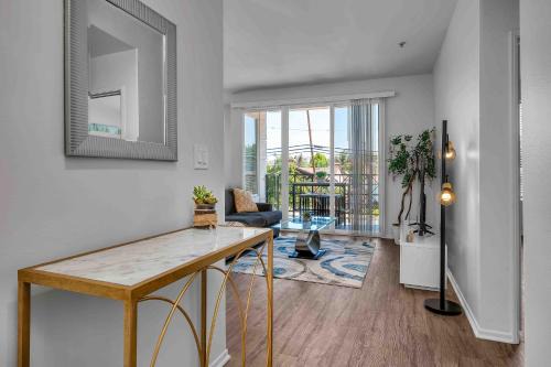 Perfect Condo with Pool Spa & Gym