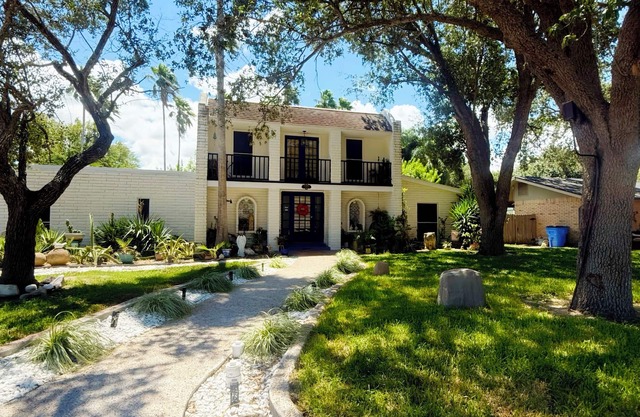 Palm Paradise: 2 dormitorios, amplia cocina, jacuzzi y preciosos jardines.