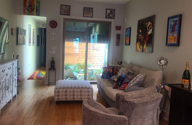 Perfecta ubicación .. Frenchmen Street 10 minutos a pie de los barrios franceses