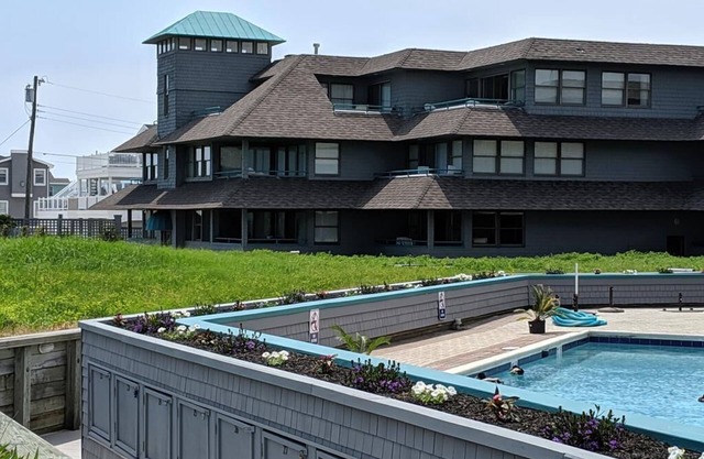 Perfect location! Steps to the sea, sand and pool-Oceanfront condo!