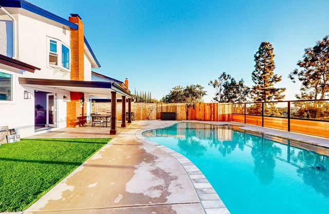 Perfect oasis with saltwater pool, games, firepit, massage chair - dog-friendly