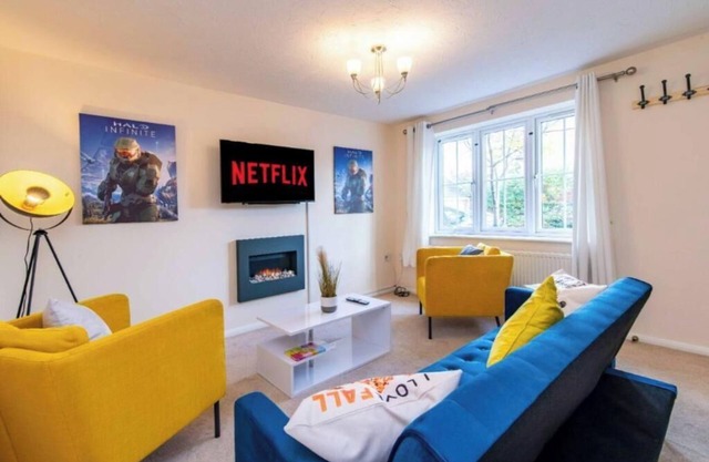 Pet Friendly 3 Bedroom Apartment w/Garden in Derby