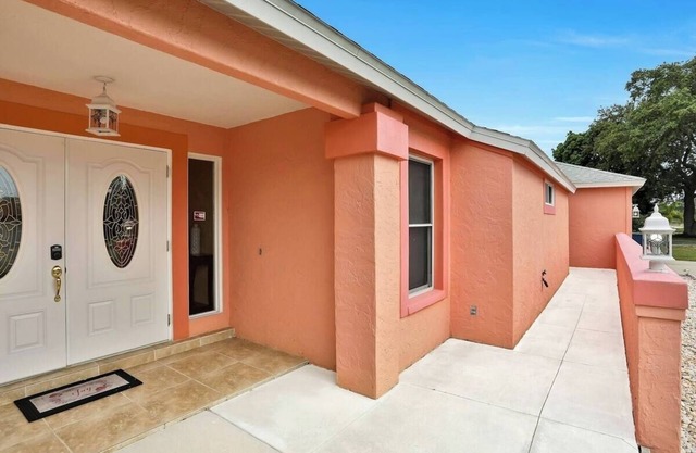 Renovated 3BR | Dog Friendly | Pond View | W/D