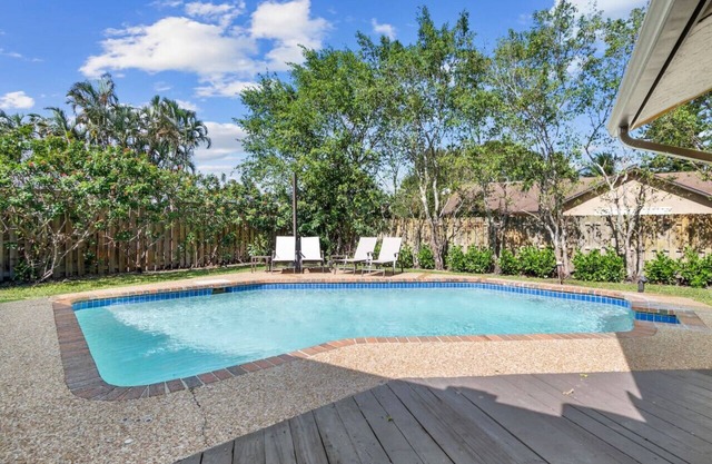 Pet Friendly 8 Min to Atlantic Ave w/ Heated Salt Pool