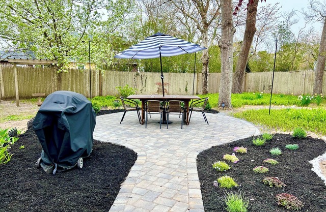 Pet Friendly Cape Cod Cottage Near Beaches w/ AC + Electric Vehicle Charging