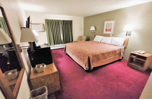 Pet-Friendly Comfort Room w/ Affordable Rates – Close to Wobegon Trails