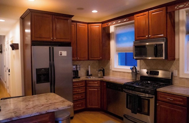 Pet-friendly condo in lovely South Boston with WiFi, AC