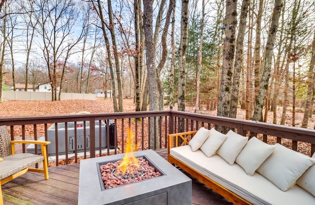 Pet-Friendly Cottage in the Poconos w/ Hot Tub!