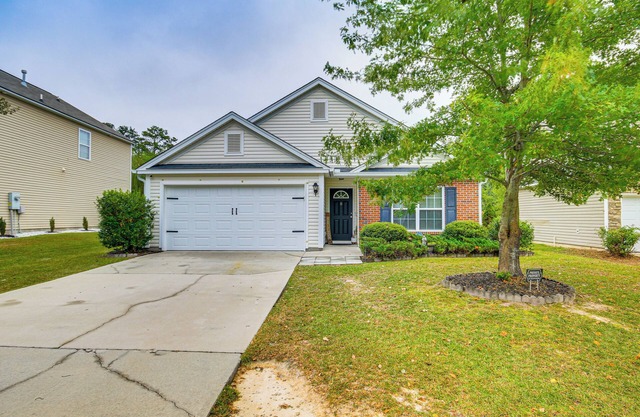 Pet-Friendly Home w/ Yard & Fireplace in Lexington