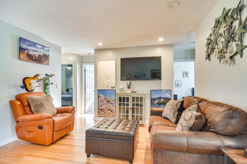 Pet-Friendly Home with Pool and BBQ in Largo