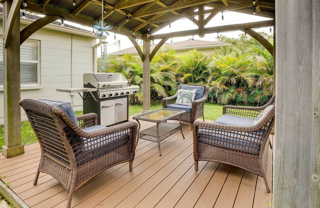 Pet-Friendly Tampa Vacation Home w/ Central A/C!