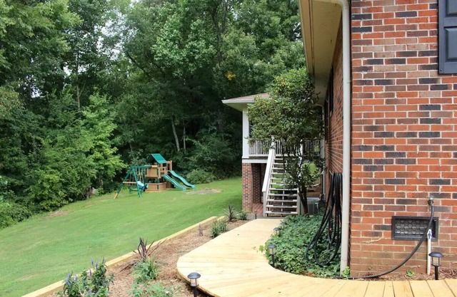 Petite Retreat with Kitchenette and Private Entrance