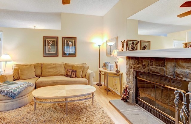 Phoebe`s Nest - 131 Cottonwood Drive