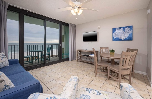 ¡Hoteles en Phoenix en West Beach! GOLFO FRENTE Balcón ~ Cocina completa!