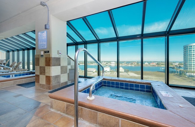 Phoenix Ix 705 3 Bedroom Condo