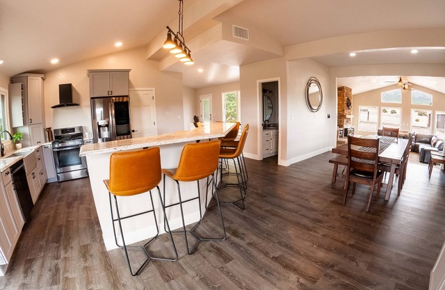 Piñon House - 5-bedroom home - Royal Gorge Cabins