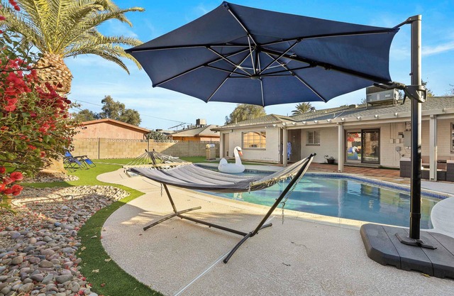 Picture-Perfect Home! Heart of Scottsdale! Sleeps 8-10 4beds/2bath/pool/studio