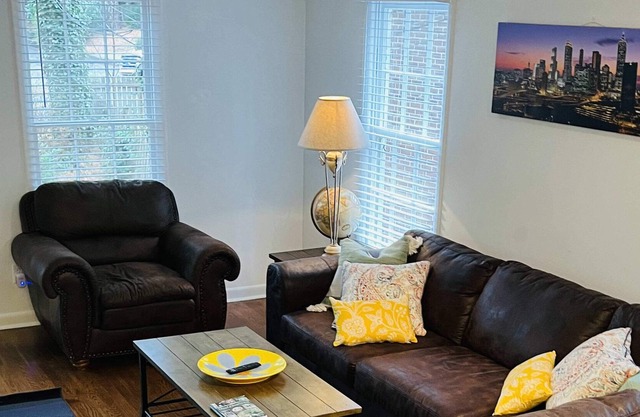Piedmont Park Townhouse | Walking Distance To Park