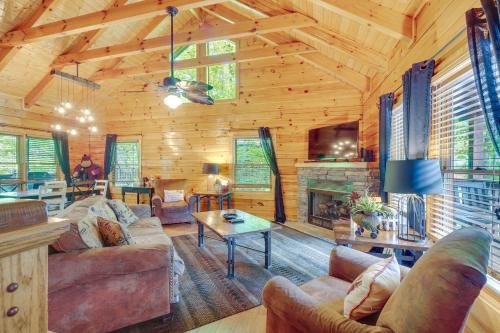 Pigeon Forge Cabin with Pool Table and Deck Near Town!