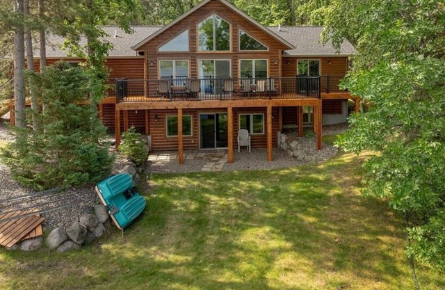 Pine Lake Lodge, Lakefront Swimming Beach, Dock, Room for 16, Live the lake life