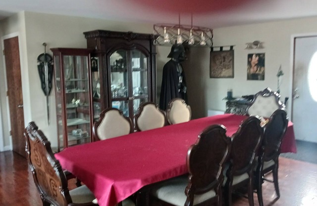 PineBay Hideaway! Two bedroom, 1 bath, private area. Sleeps 5 plus pullout sofa.