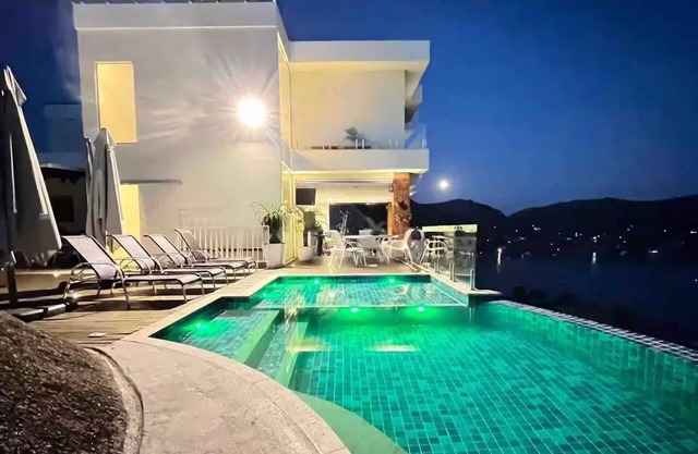 Pinheiro Angra House spectacular view in Portogalo