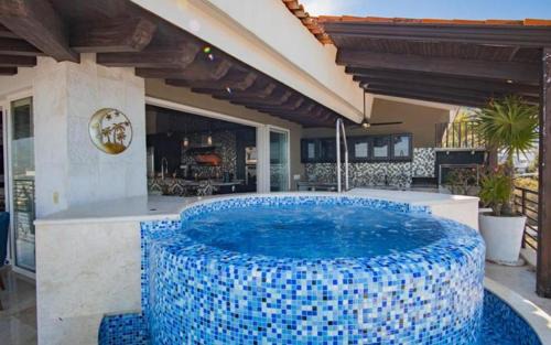 Pinnacle Resorts at Zona Romantica