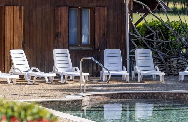 Pinson, Casa rural con spa al aire libre ideal para parejas