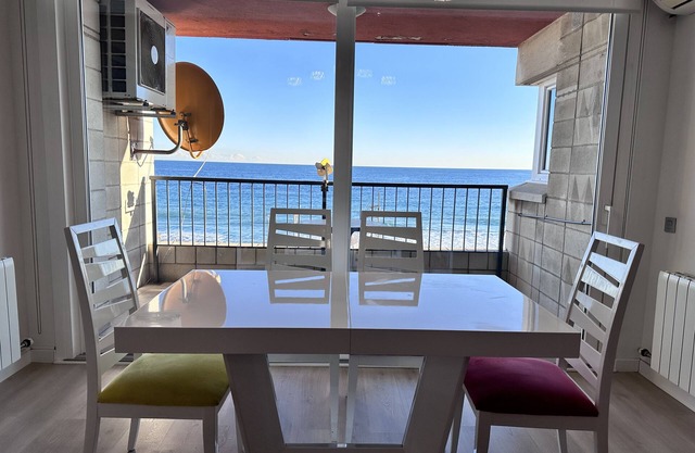 Impresionante Piso delante del mar