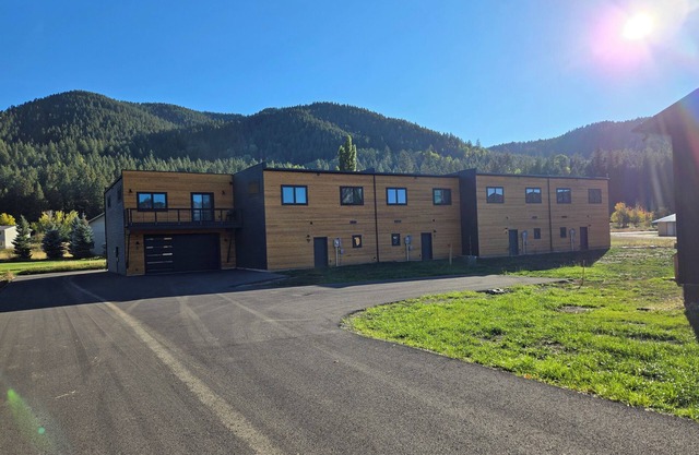 Pleasant 2-bd 1.5 ba townhome in Alpine