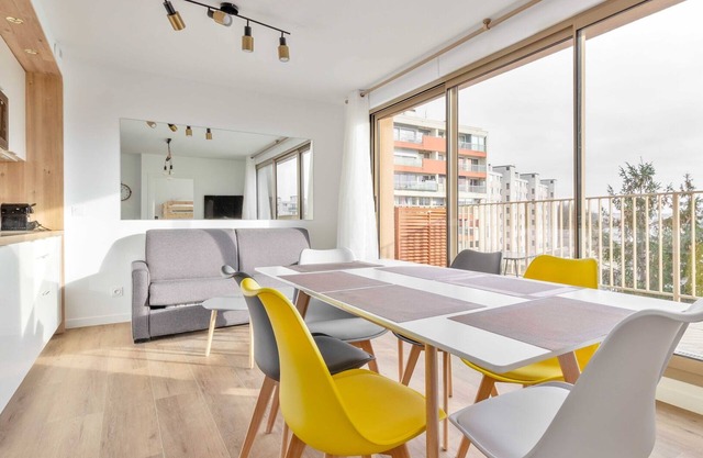 Agradable apartamento con balcón, 6 personas, cerca de Disney/París