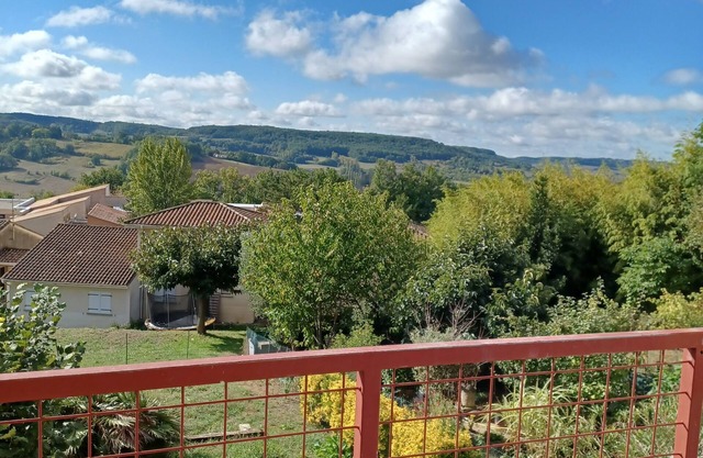 Pleasant quiet townhouse with garden