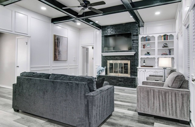 Ample room for family gatherings or business