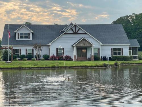Plover Ponds Retreat - Lake view vacation home