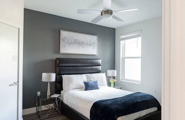 Pointe 2BD 3 - Two Bedroom Apartment, Sleeps 4