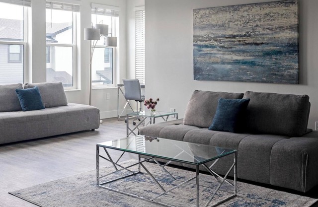 Pointe 2BD w/ Den 1 - Dos Habitaciones Piso, Capacidad 4