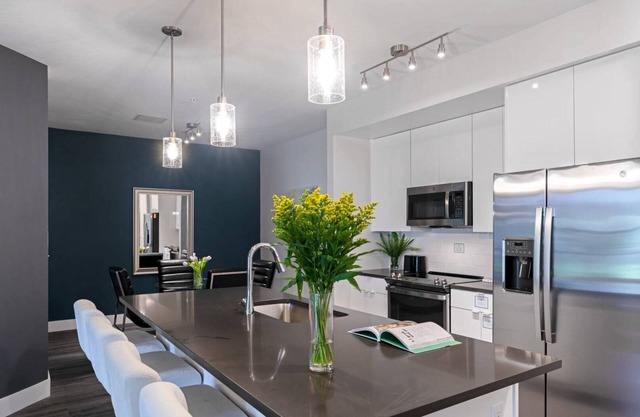 Pointe 3BD 2 - Three Bedroom Apartment, Sleeps 6