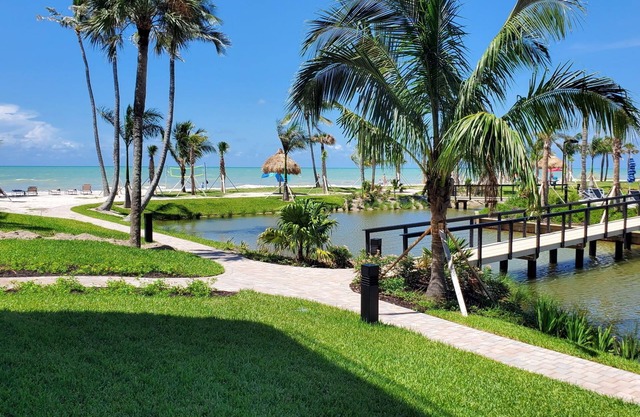 Pointe Santo E2, beautifully renovated 2BR, ground floor