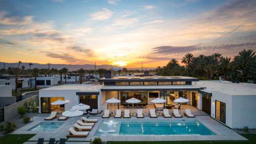 Polo Villa Trio Sleeps 52 3 Homes 20 BDRs